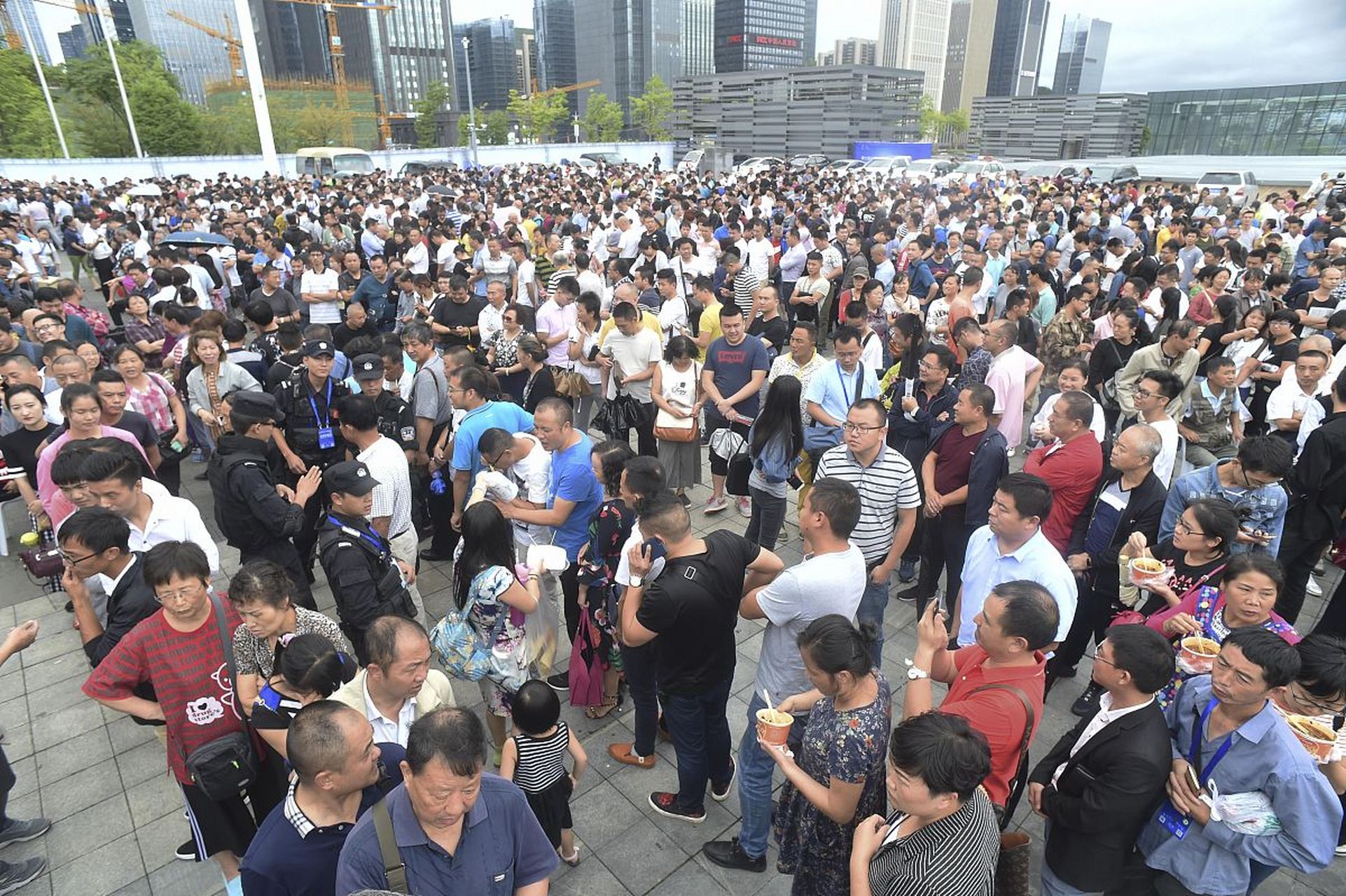 淄博:五一客流量已超出接待能力 4月26日,淄博市文化和旅游局发布的