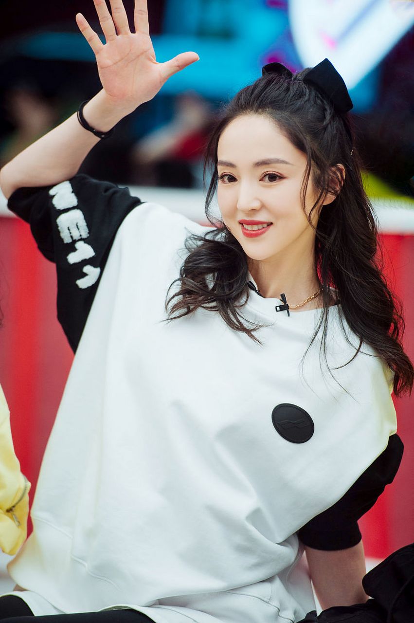 如果有40 女明星颜值排行榜,那董璇绝对榜上有名[嘻嘻]!