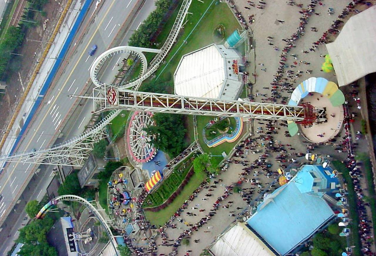 嬉行记# 上海锦江乐园是一处历史悠久,享誉盛名的旅游景点.