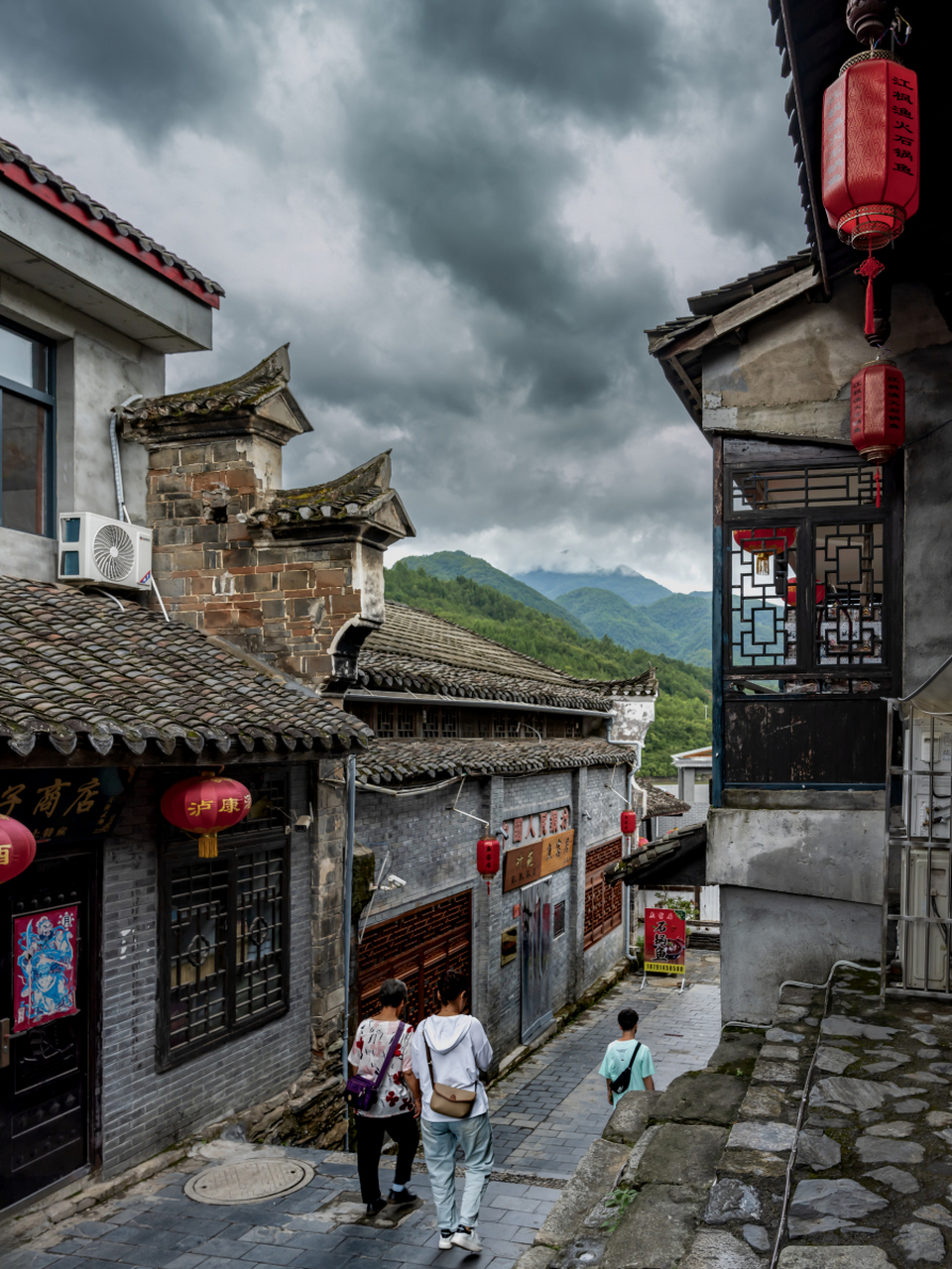 【武宁十大旅游景点:美食与文化的深度体验】 武宁,位于江西省西北部