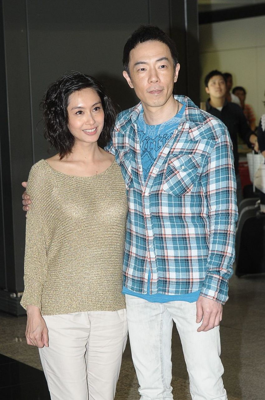 "黄贯中也答应了,但没多久,朱茵却怀孕了.