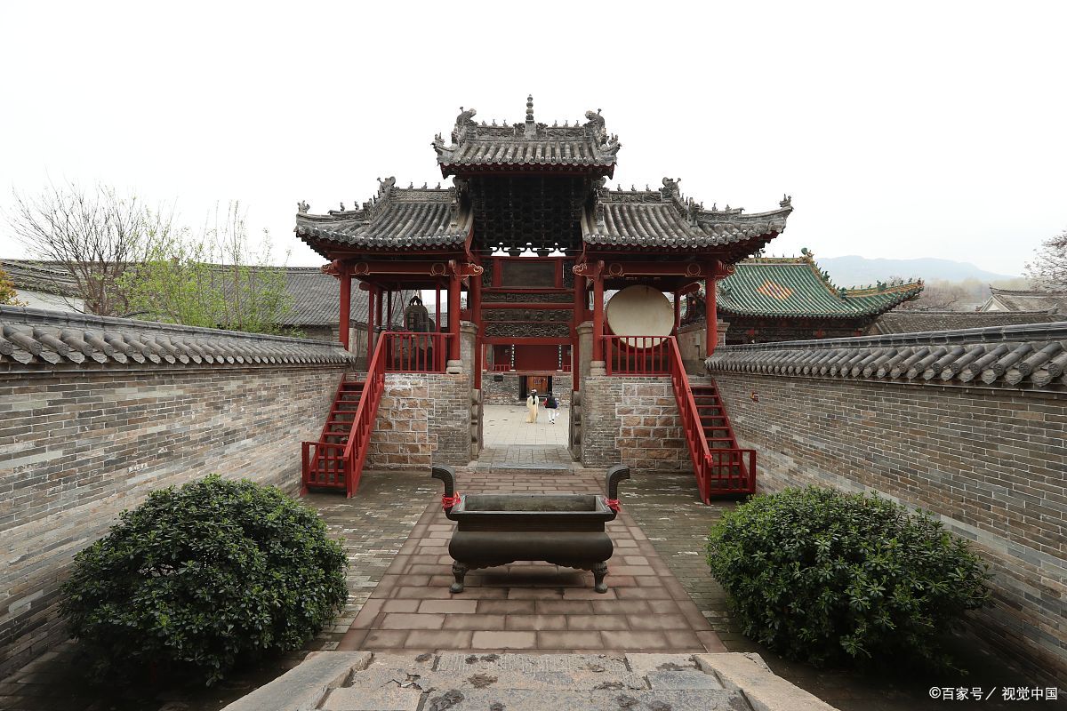 神垕古镇,坐落在河南的腹地,是个集自然风光,文化遗产和古建筑于一体