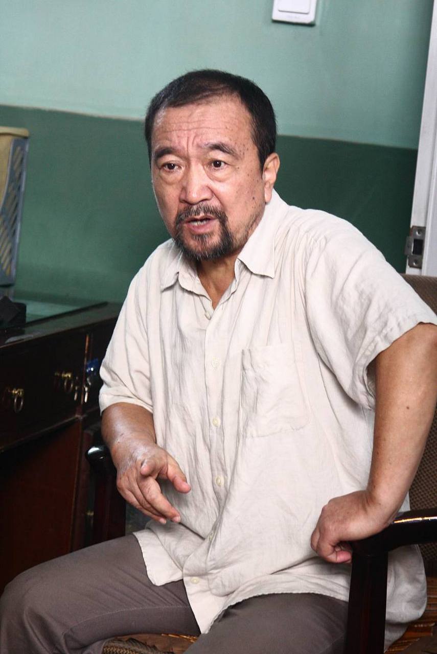 李保田拍摄电视剧钦差大臣的时候,发现本来三十集的电视剧,弄成了三