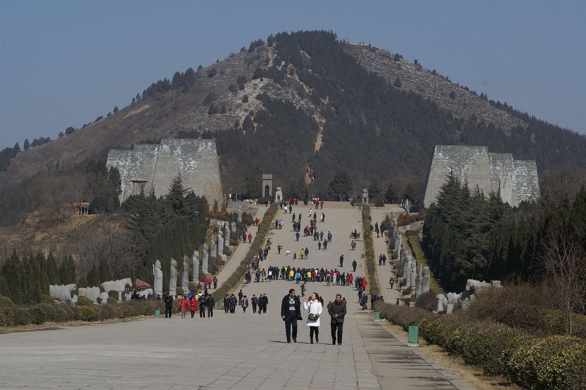 芒砀山汉梁王陵景区图片