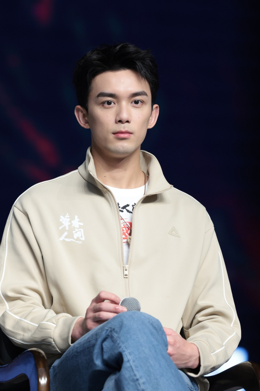 吴磊透露吃绿鸡蛋食物中毒了.