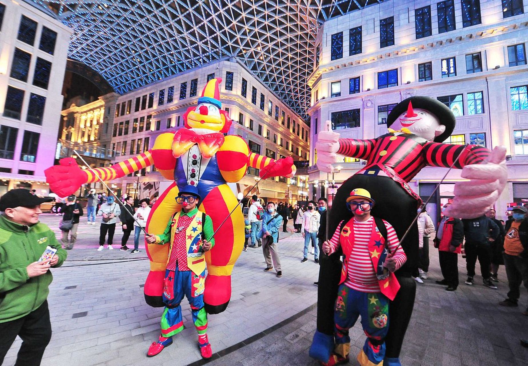 贵阳小丑表演130x5653x0582生日小丑,泡泡秀,杂耍,商场开业暖场引流