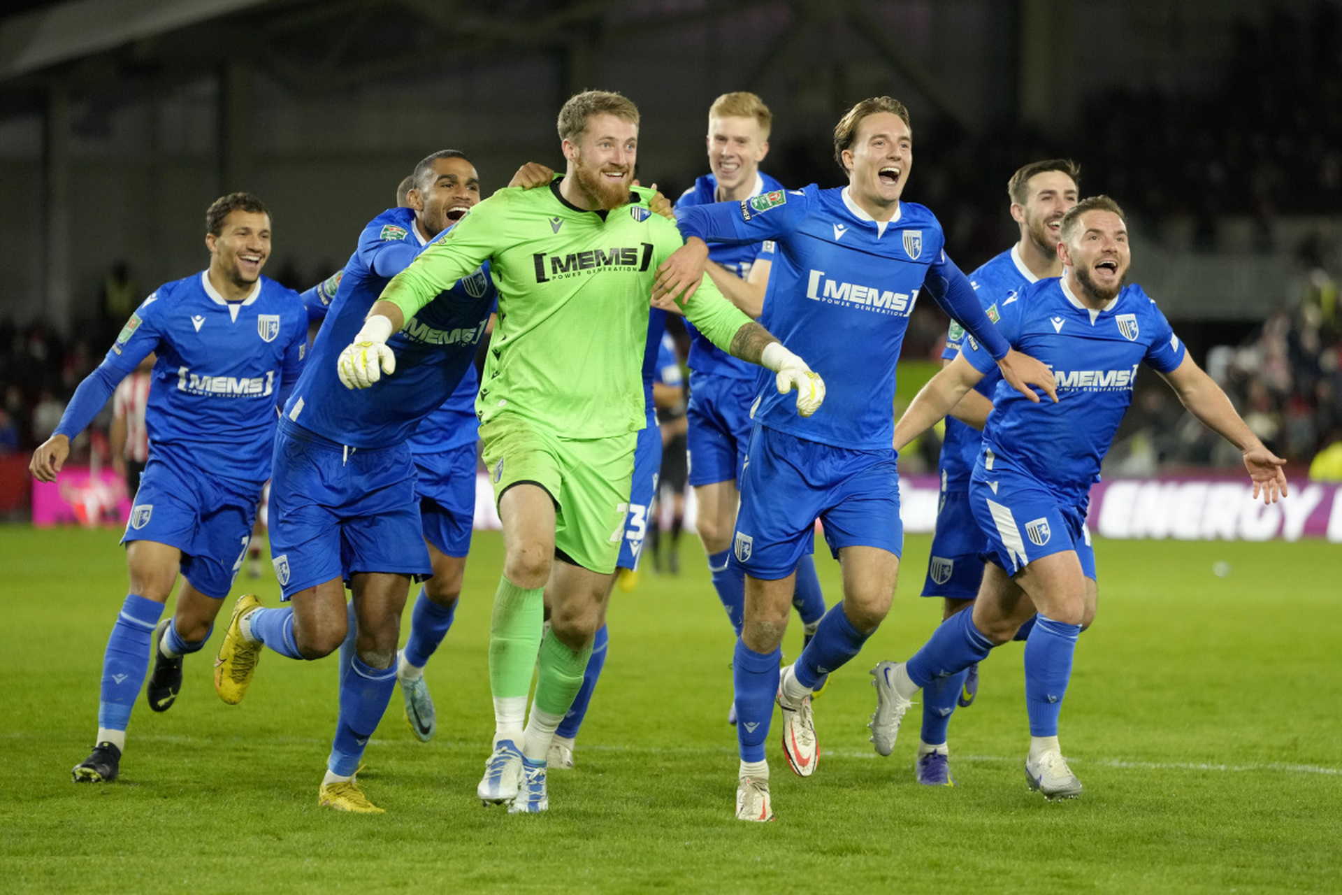 英超疯狂 94 分钟！切尔西临时主帅 “菜鸟首秀” 逼平曼城