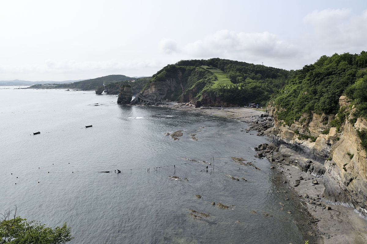 辽宁省大连市金石滩国家旅游度假区 金石滩,这个名字暗示了这片海滩的