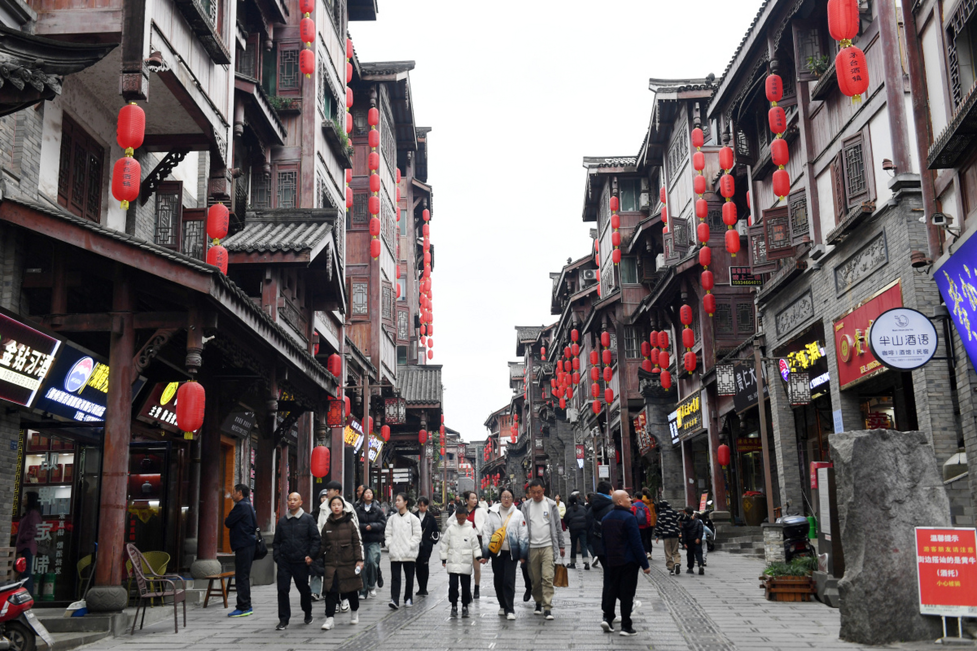 😮  🌟其实,茅台镇人民日常饮用的,多是散装白酒