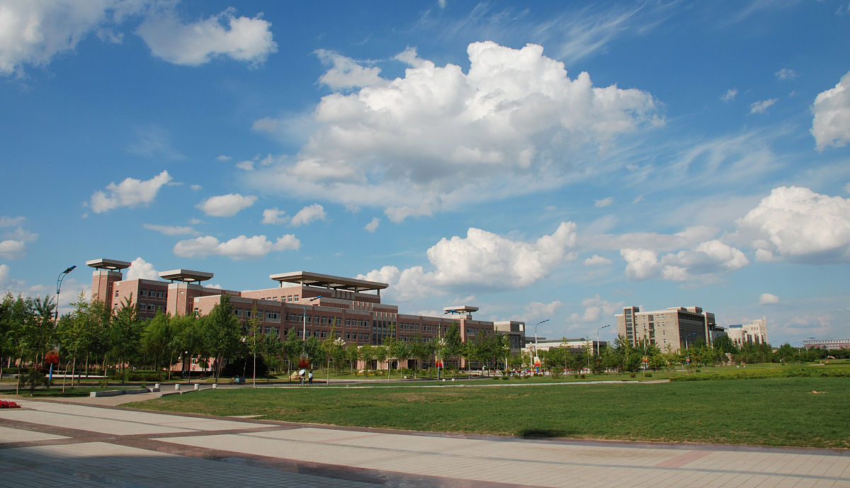 辽宁大学(liaoning university)位于中国辽宁省本溪市,是一所以社科为