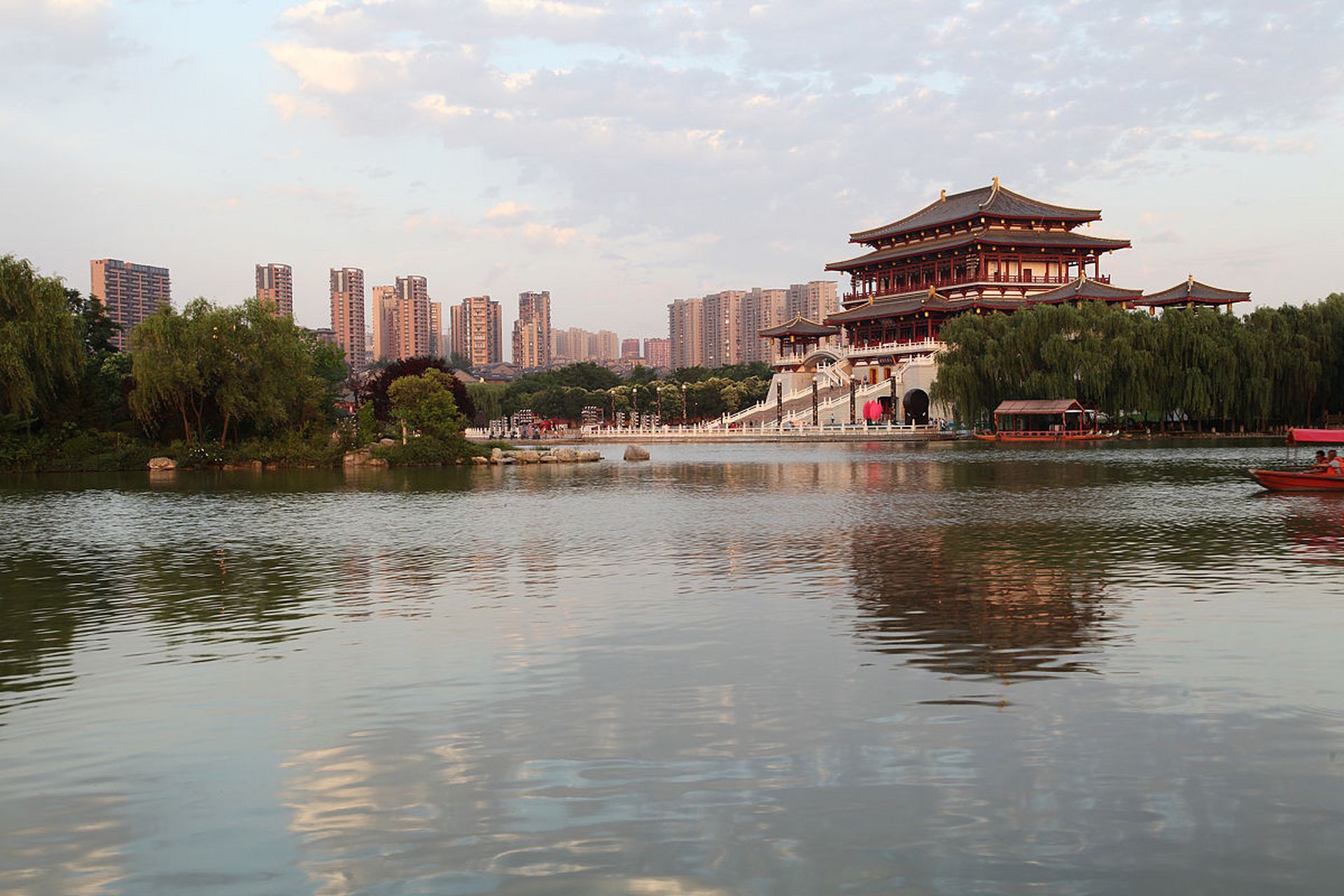 穿越时空的旅行# 西安曲江池遗址公园是一座历史悠久,文化底蕴深旱哪