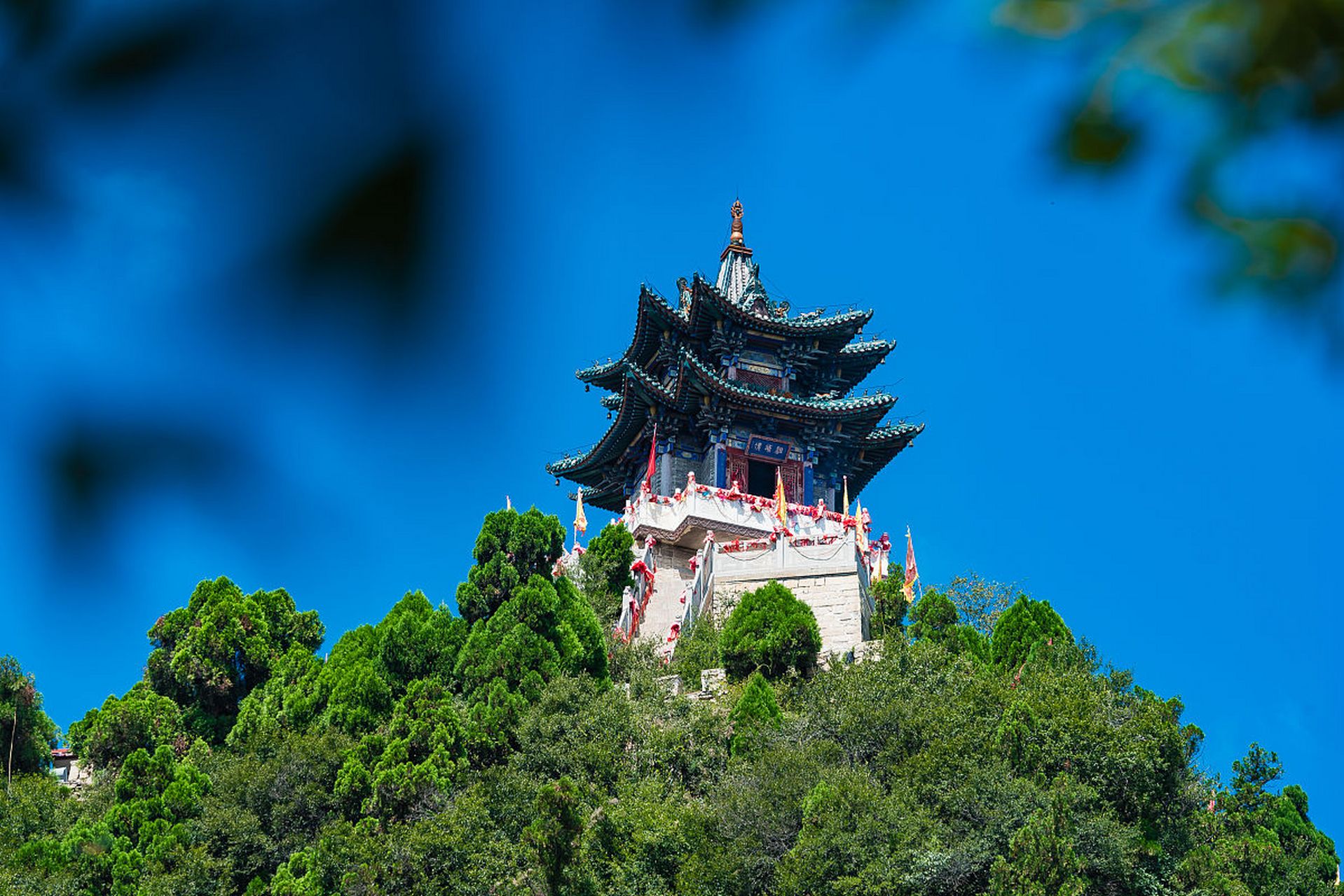 云丘山景区位于山西省临汾市,是一个集清新空气,美丽风景和独特文化