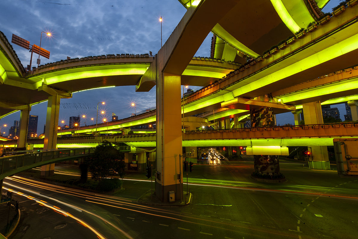 上海高架桥出现裂缝引起担忧,专家:检测后不存在设计和结构问题