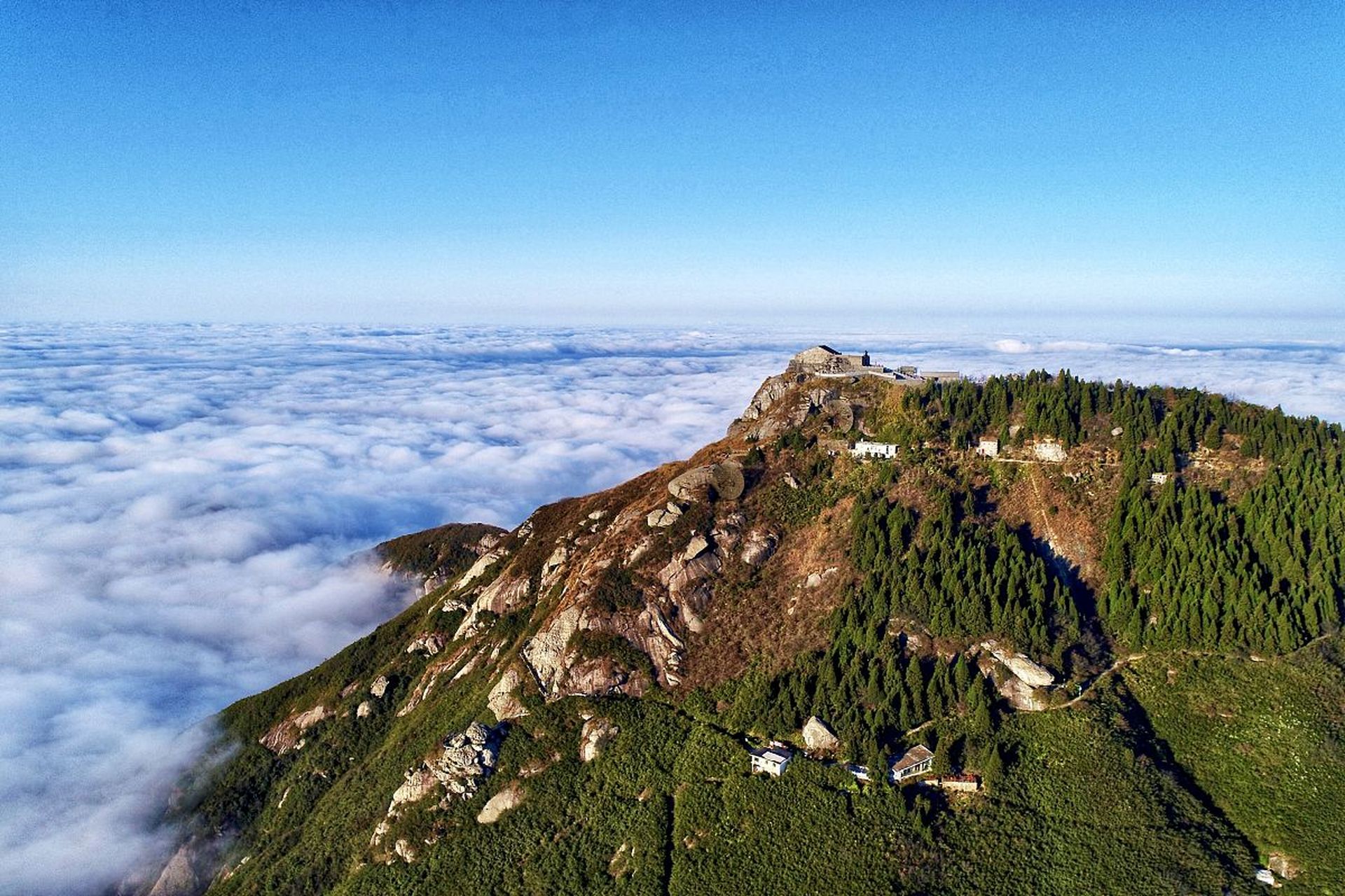 天衡山山顶图片