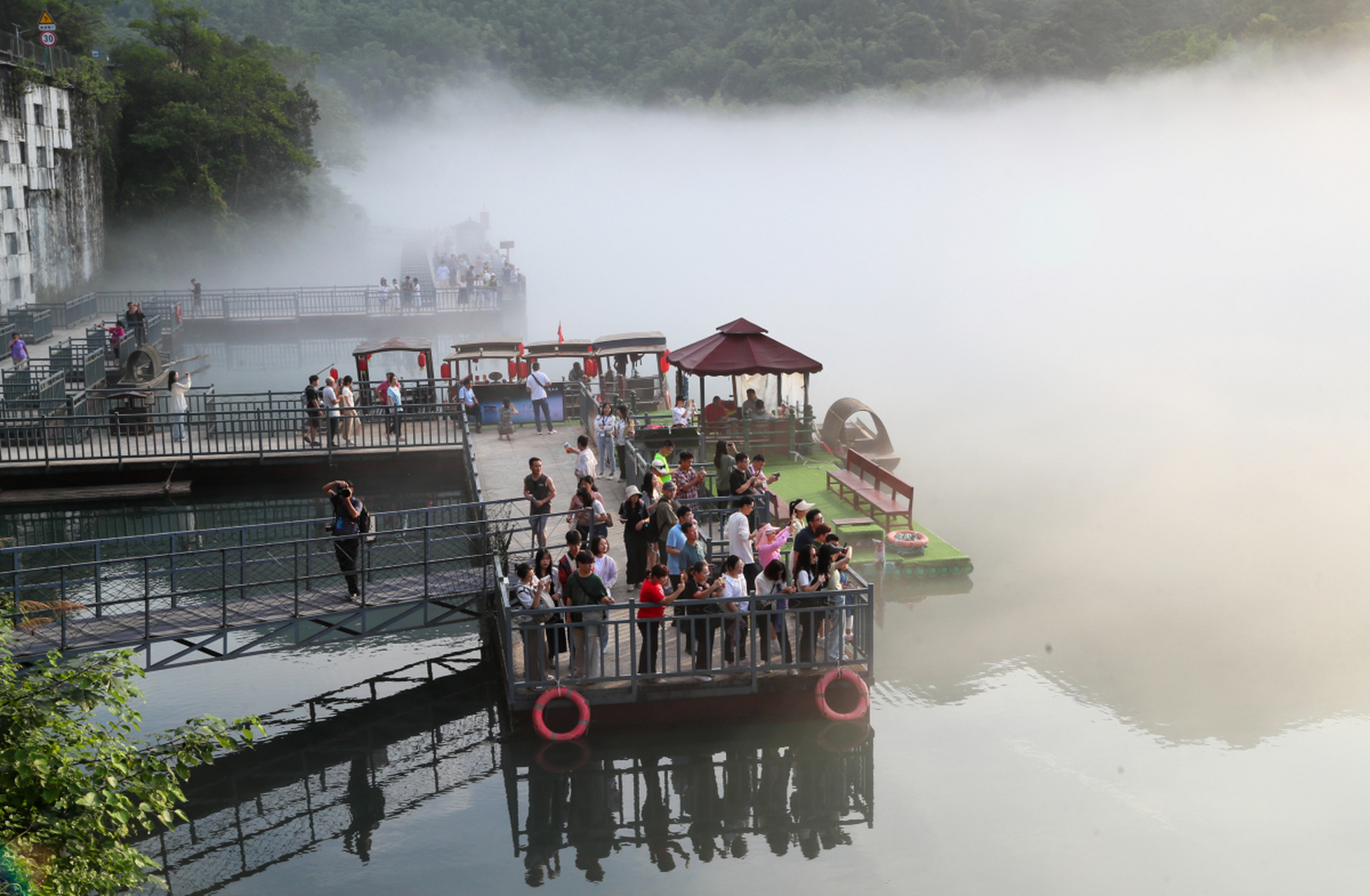 暑假带孩子来湖南郴州资兴东江湖,山水相映,感受雾漫小东江的仙境之感
