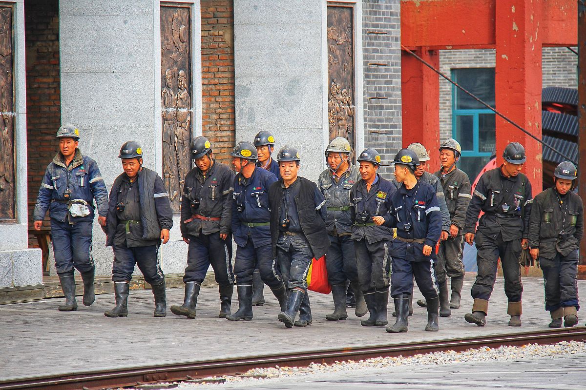 在煤矿上班是一种怎么样的体验?