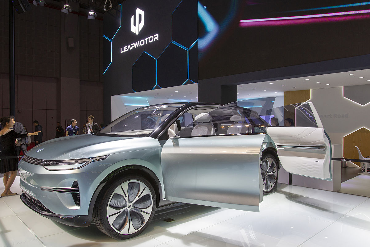 高合汽车烧掉100亿,快要倒闭了; 众秦汽车烧掉231亿,倒闭了; 拜腾汽车