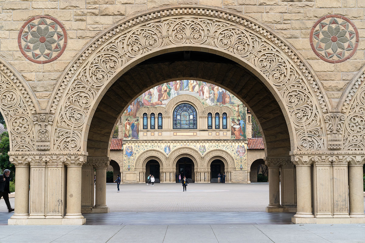 三,芝加哥大学——美国.  四,哥伦比亚大学——美国.