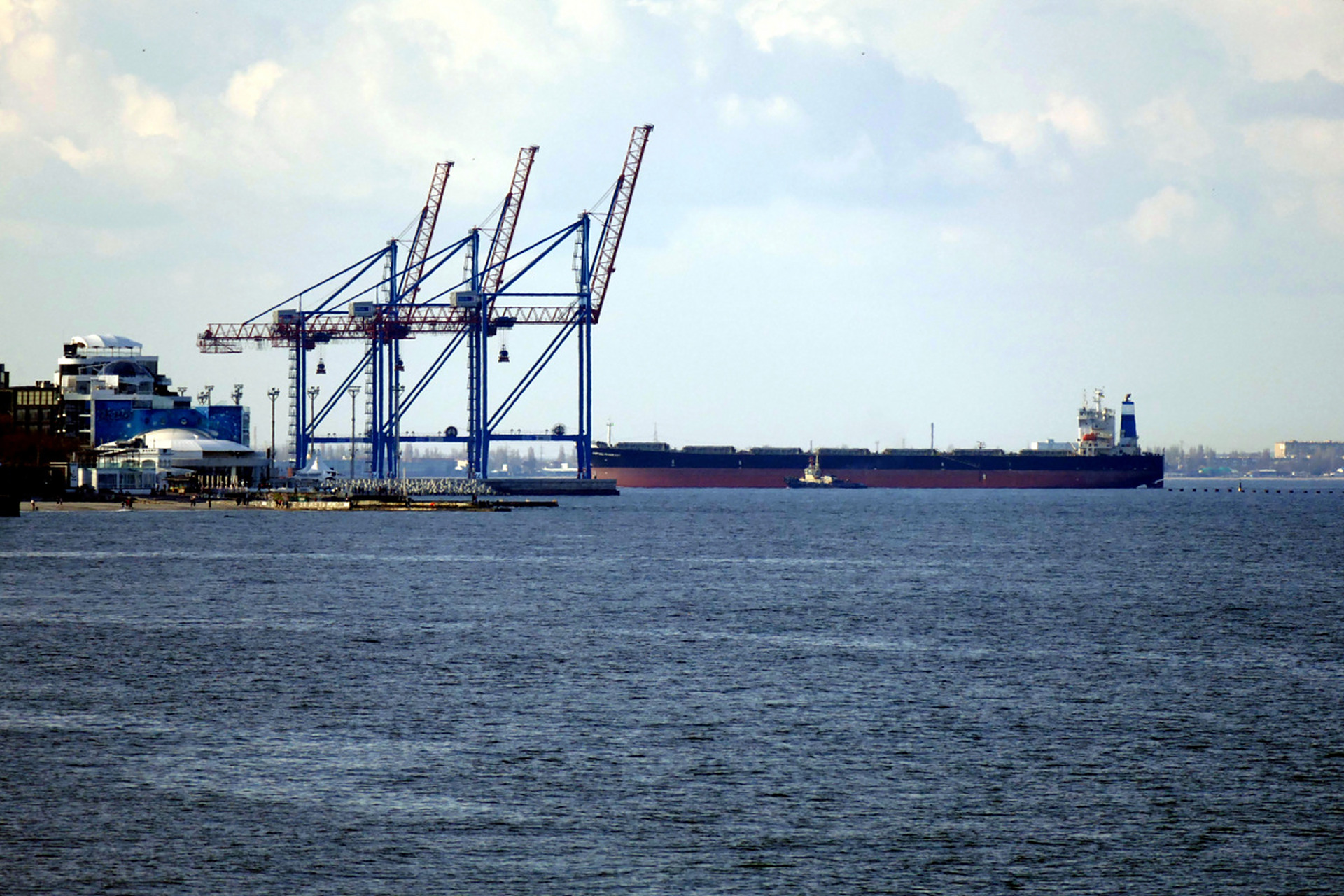 因未满足俄罗斯的三个条件,俄方宣称将于黑海港口粮食外运协议7月18日