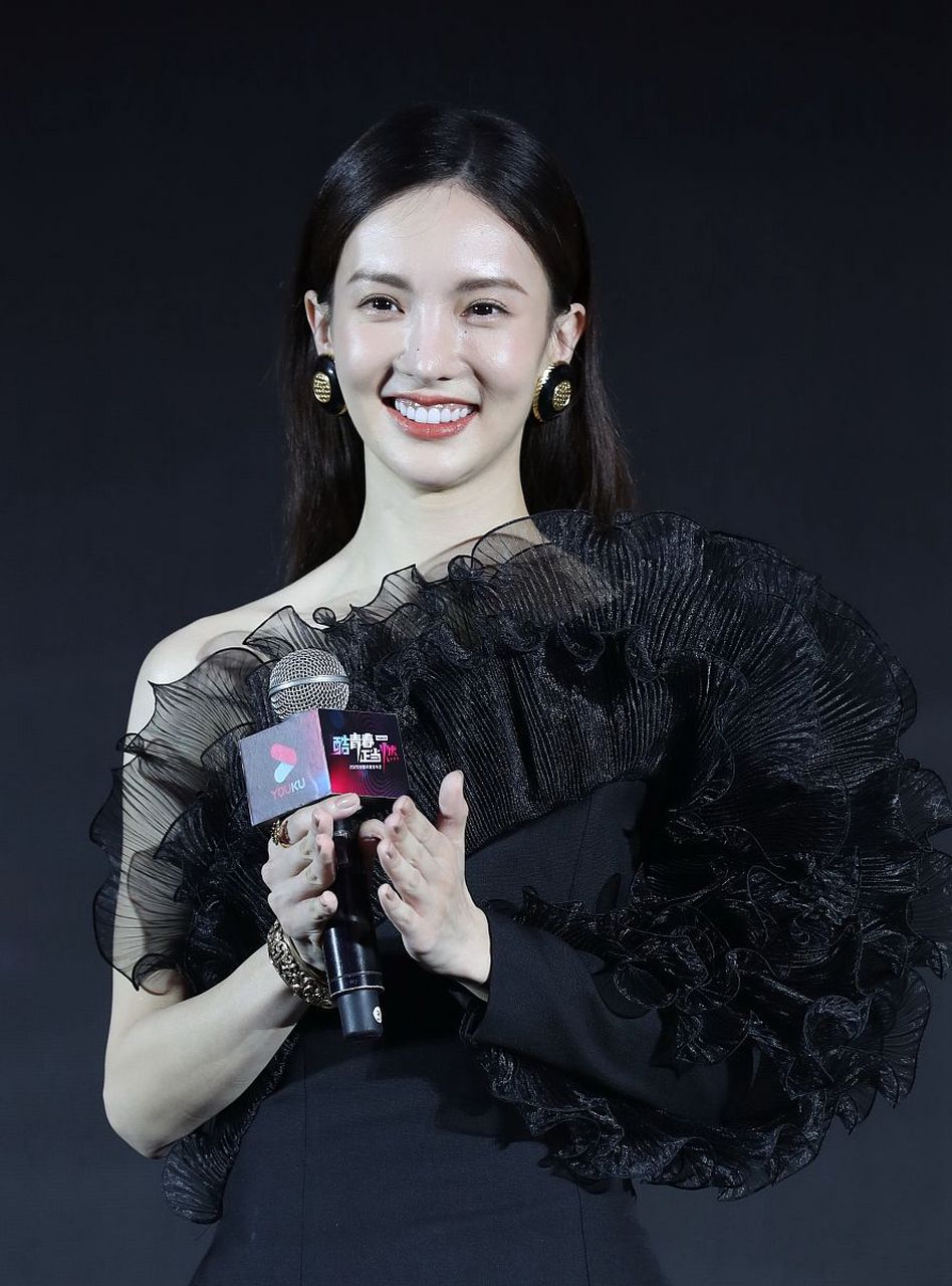 99  金晨的身材管理一直备受关注,作为一名女明星,她对于自己的身材