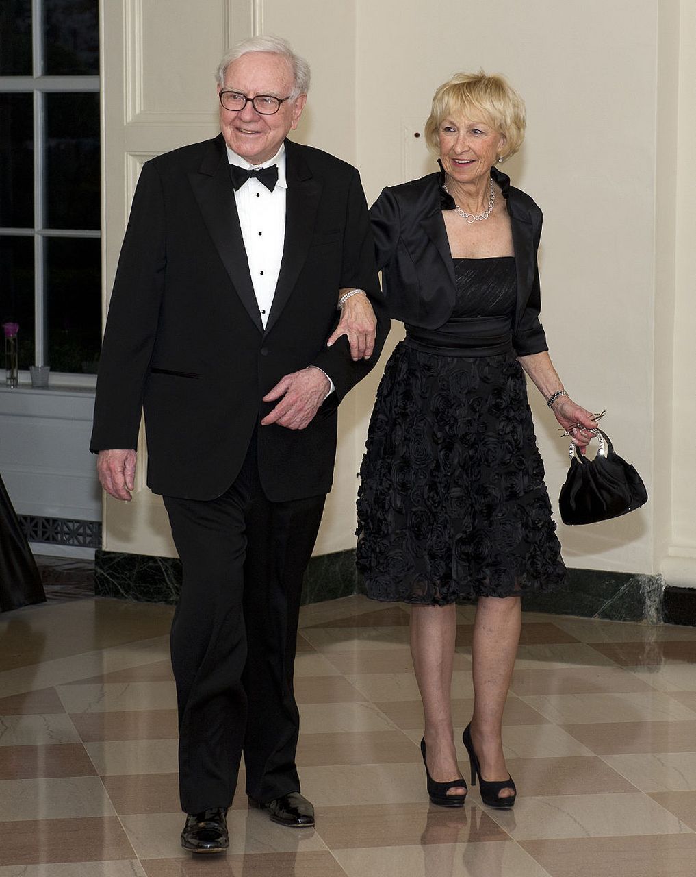 沃伦·巴菲特的妻子不愿花 4 美元买一杯咖啡.