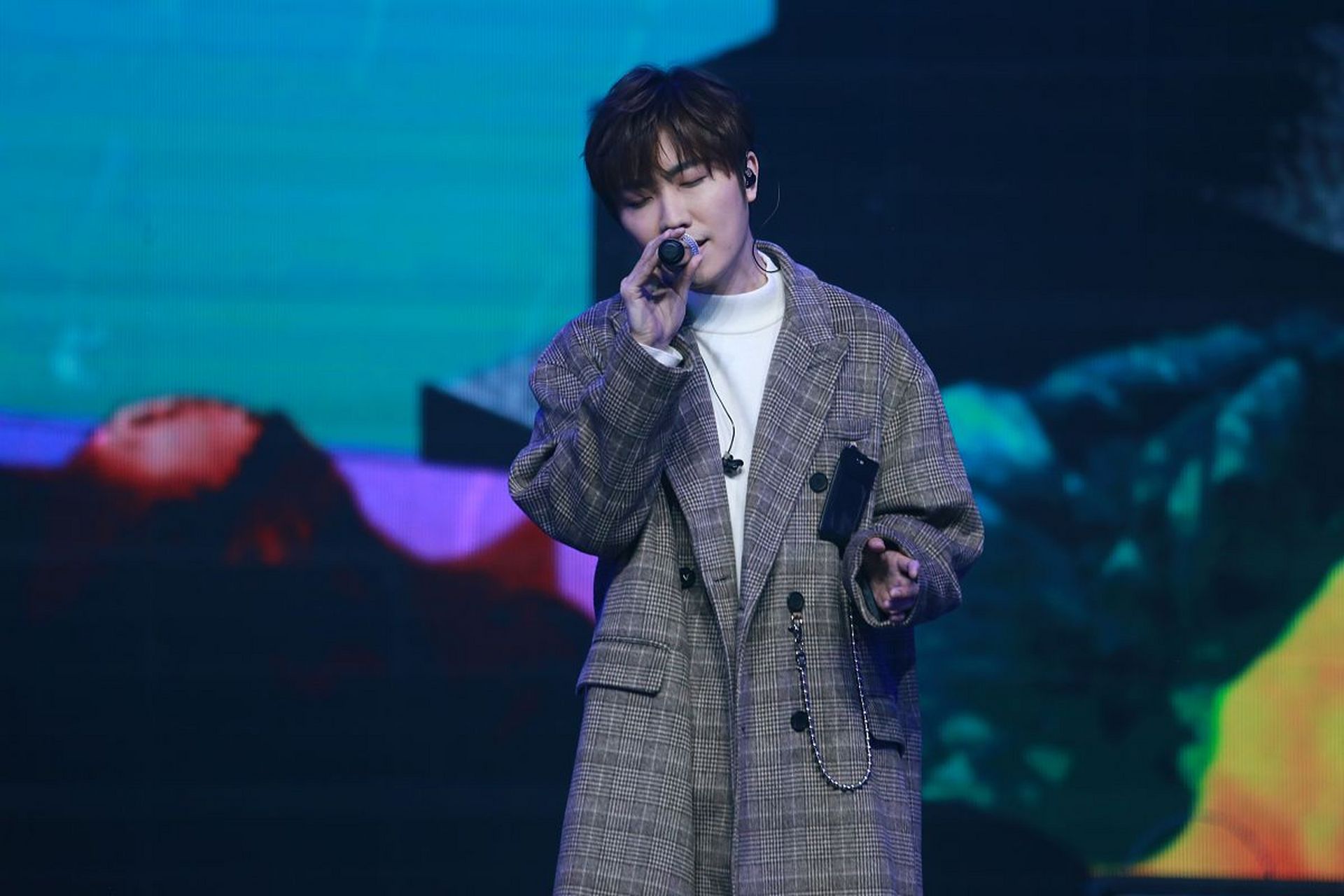 徐良披哥虽淘汰但是新歌不迟到!