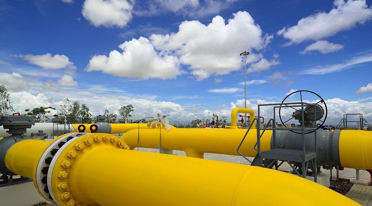 菏泽鄄城天润第宅居民：管道未铺设完结 迟迟无法供暖 崇兴社区：催促施工 月底前竣工