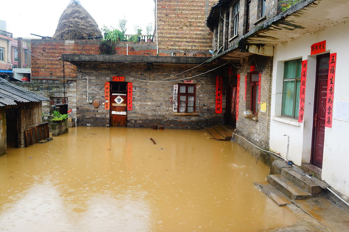 洪水房子图片