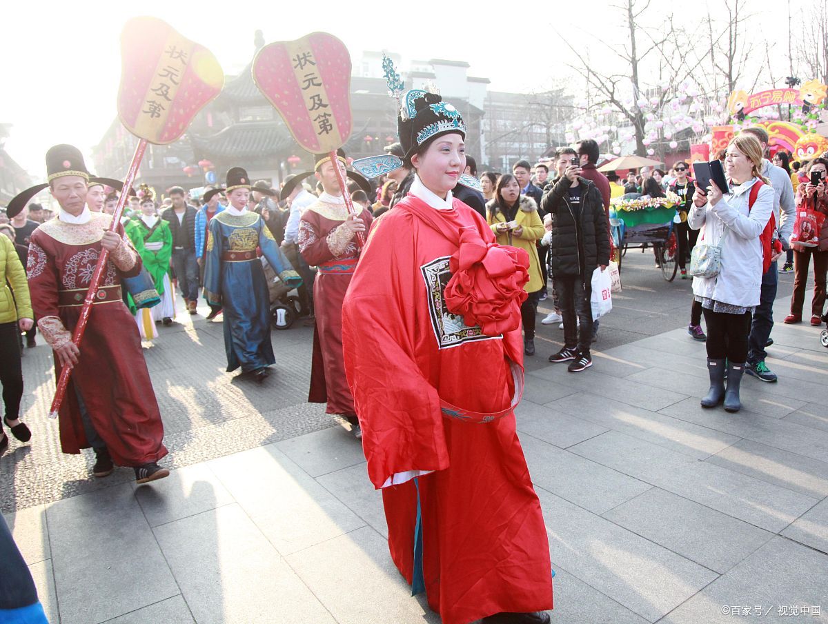 "秀才上京考状元"这一说法并不直接对应某个生肖.