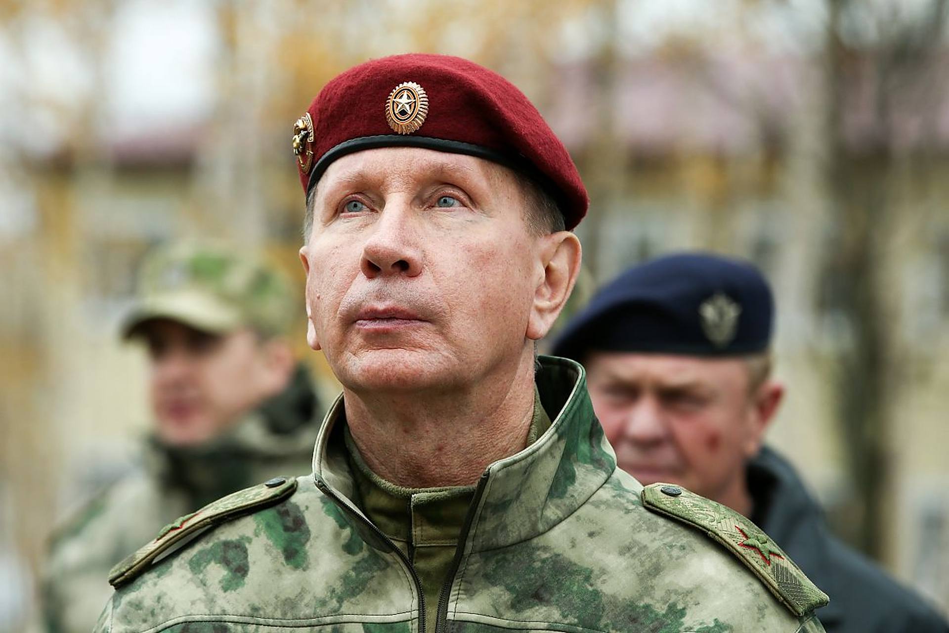 佐洛托夫表示,在"瓦岗军"反戈的时候,我们近卫军全