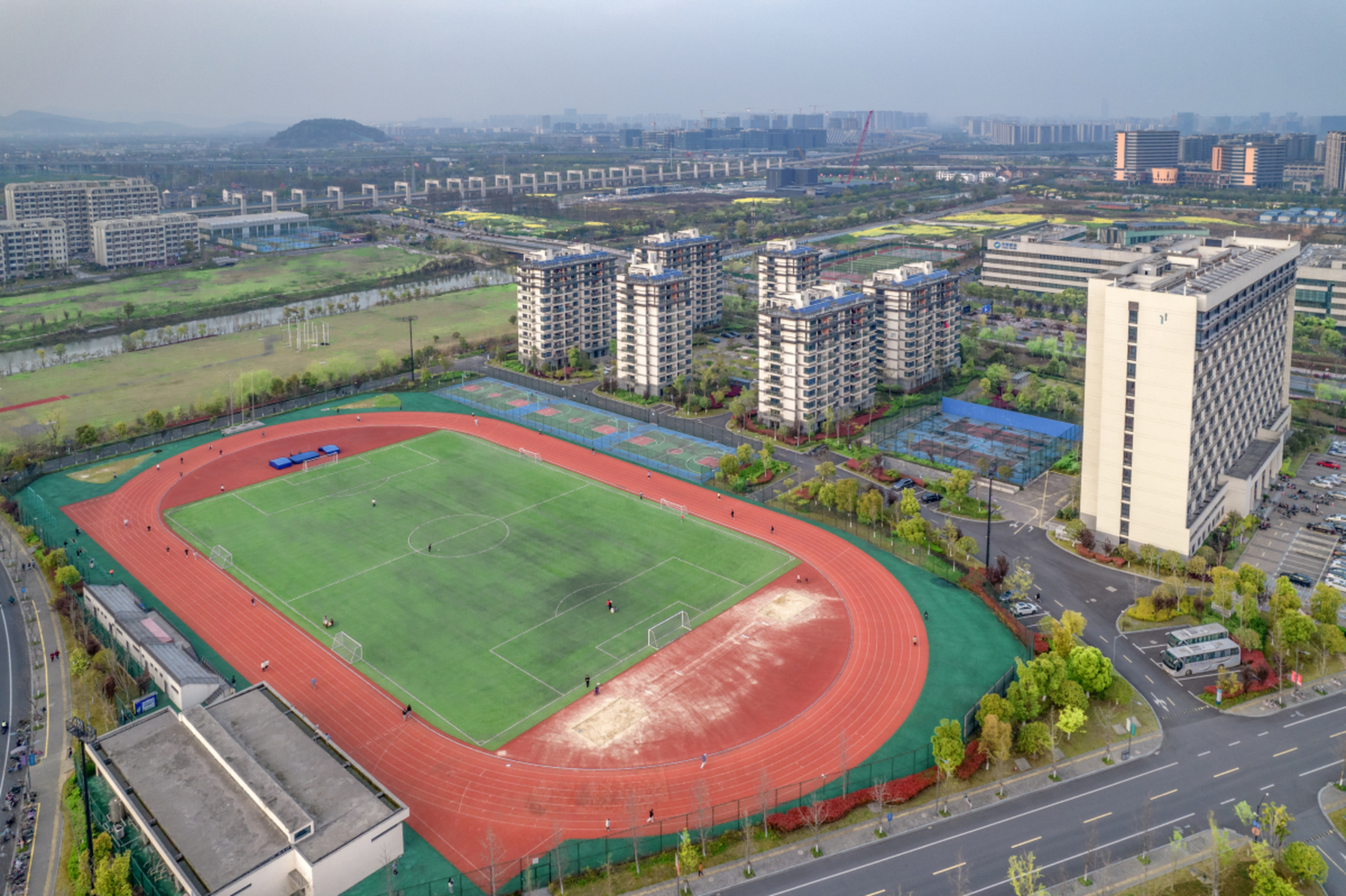 作为中国教育部直属本科高校和浙江省重点支持的高校,杭州师范大学以