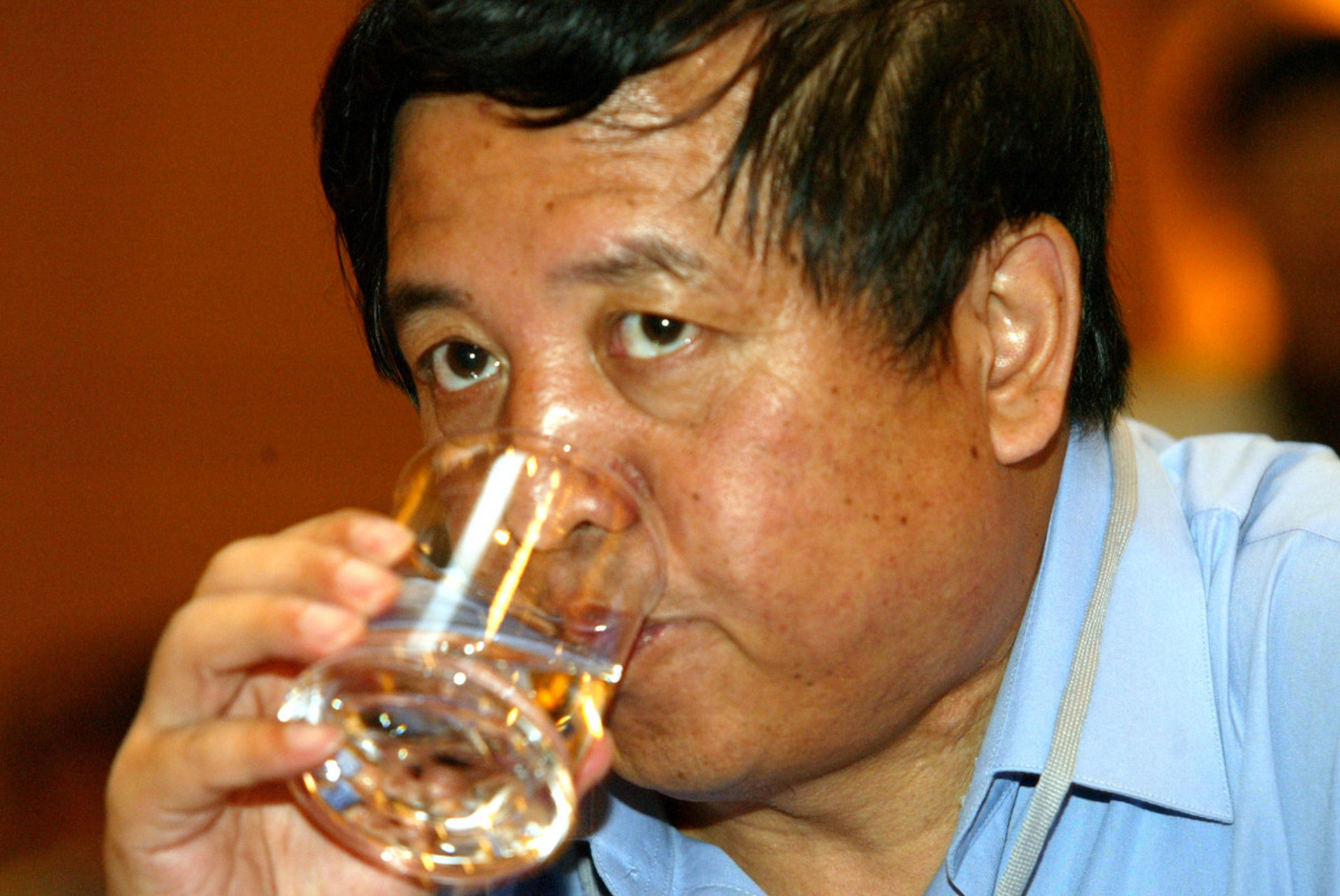 45亿元挪用公款惹祸上身  伊利集团原董事长郑俊怀再度成为媒体头条