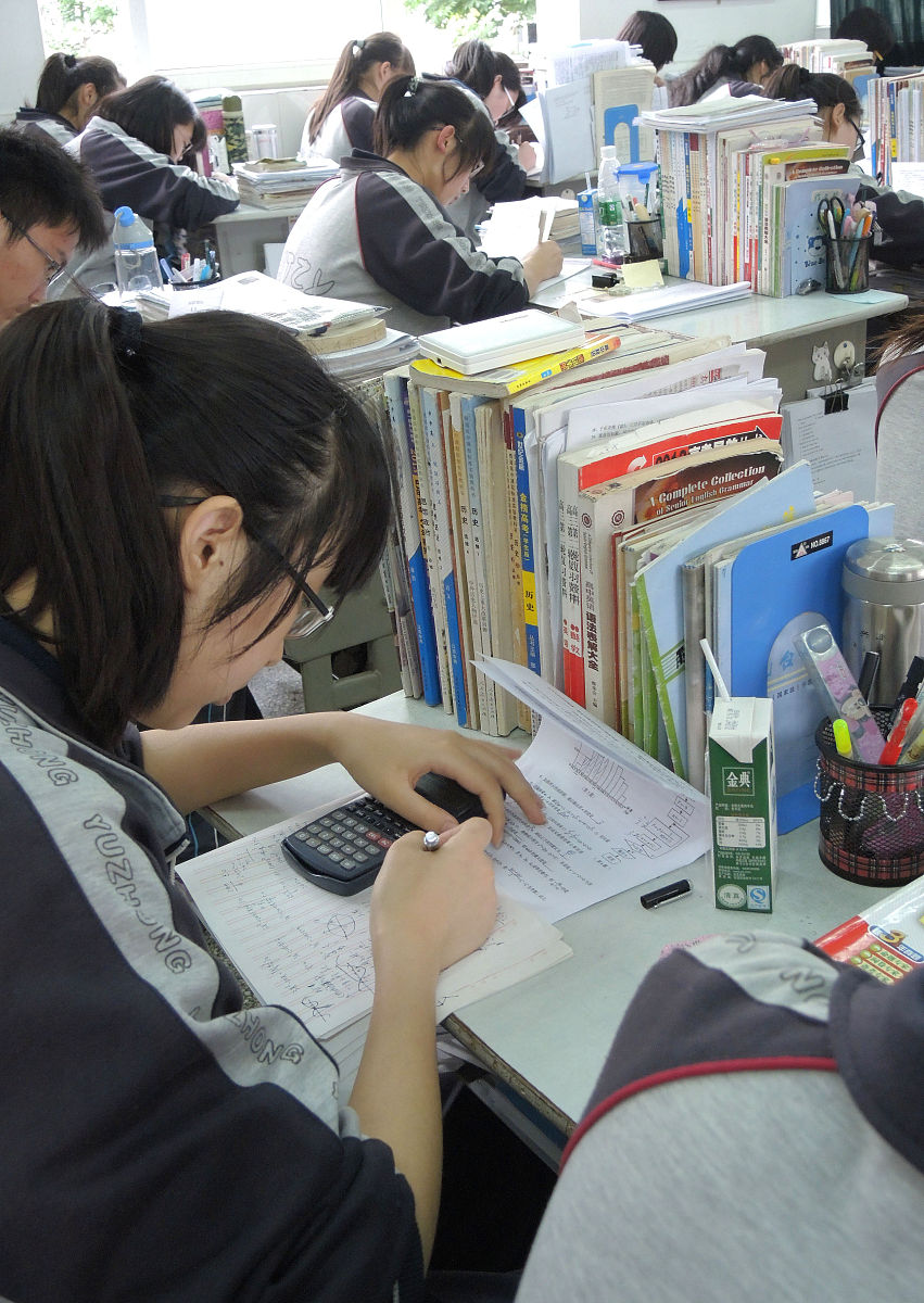 高中生不想上学?家长如何智慧开导,点亮孩子的未来之路?