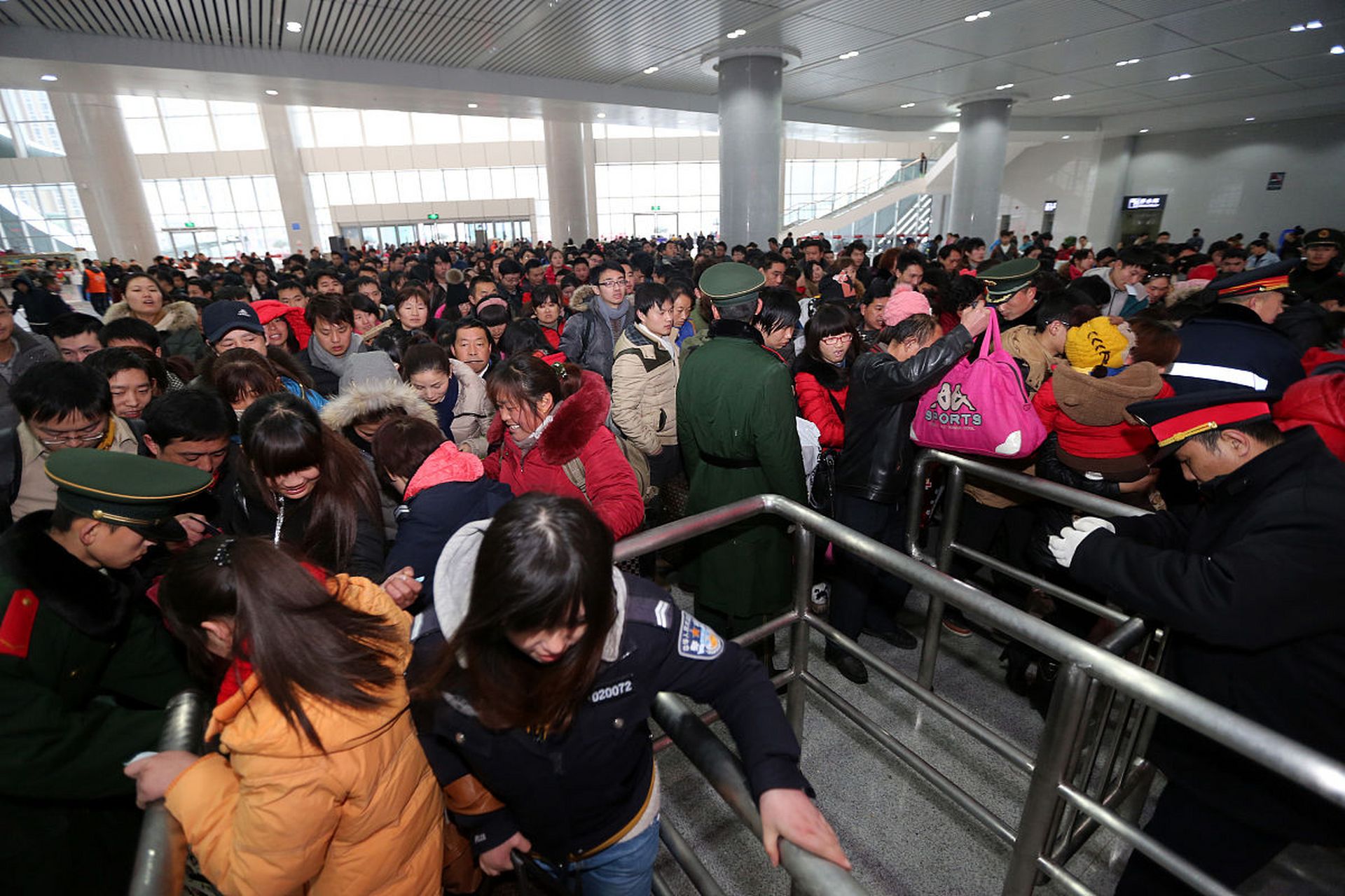 泰山站内部图片图片