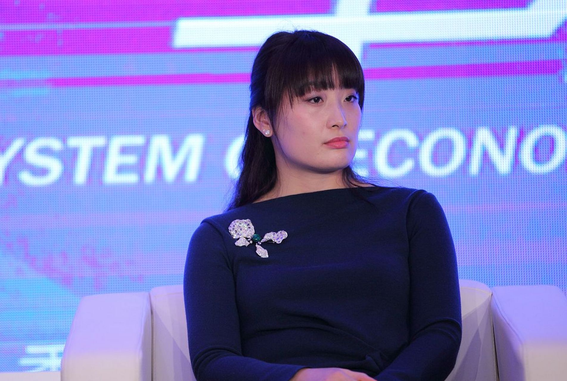 年入百亿  #九月动态激励计划#    宗馥莉作为宏胜饮料集团的董事长