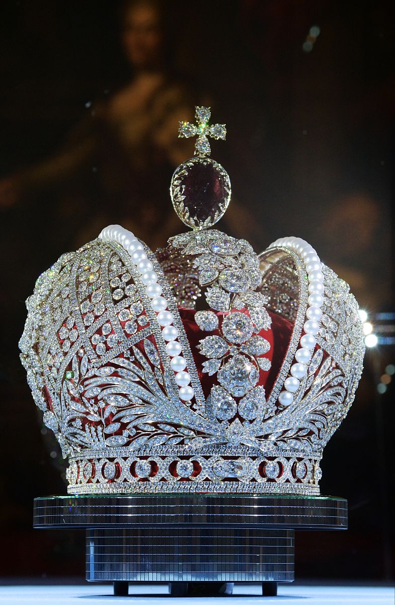 高安全展柜的防弹玻璃应声碎裂