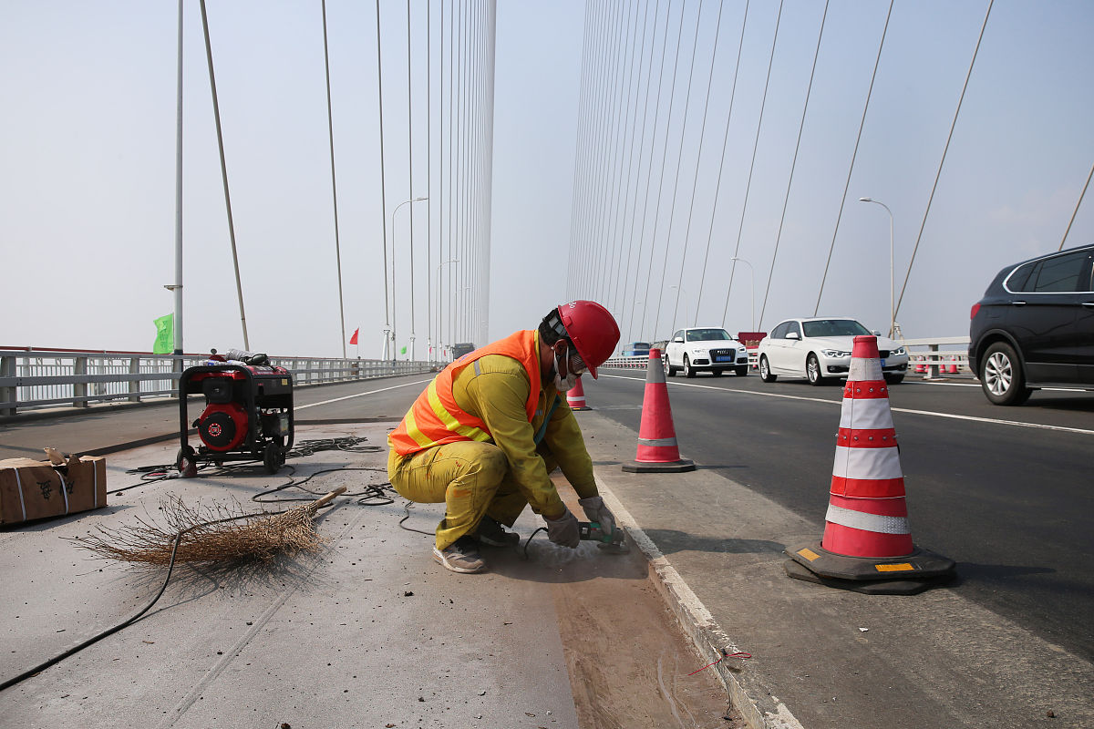 道桥设施管护中心悉心呵护城市血脉
