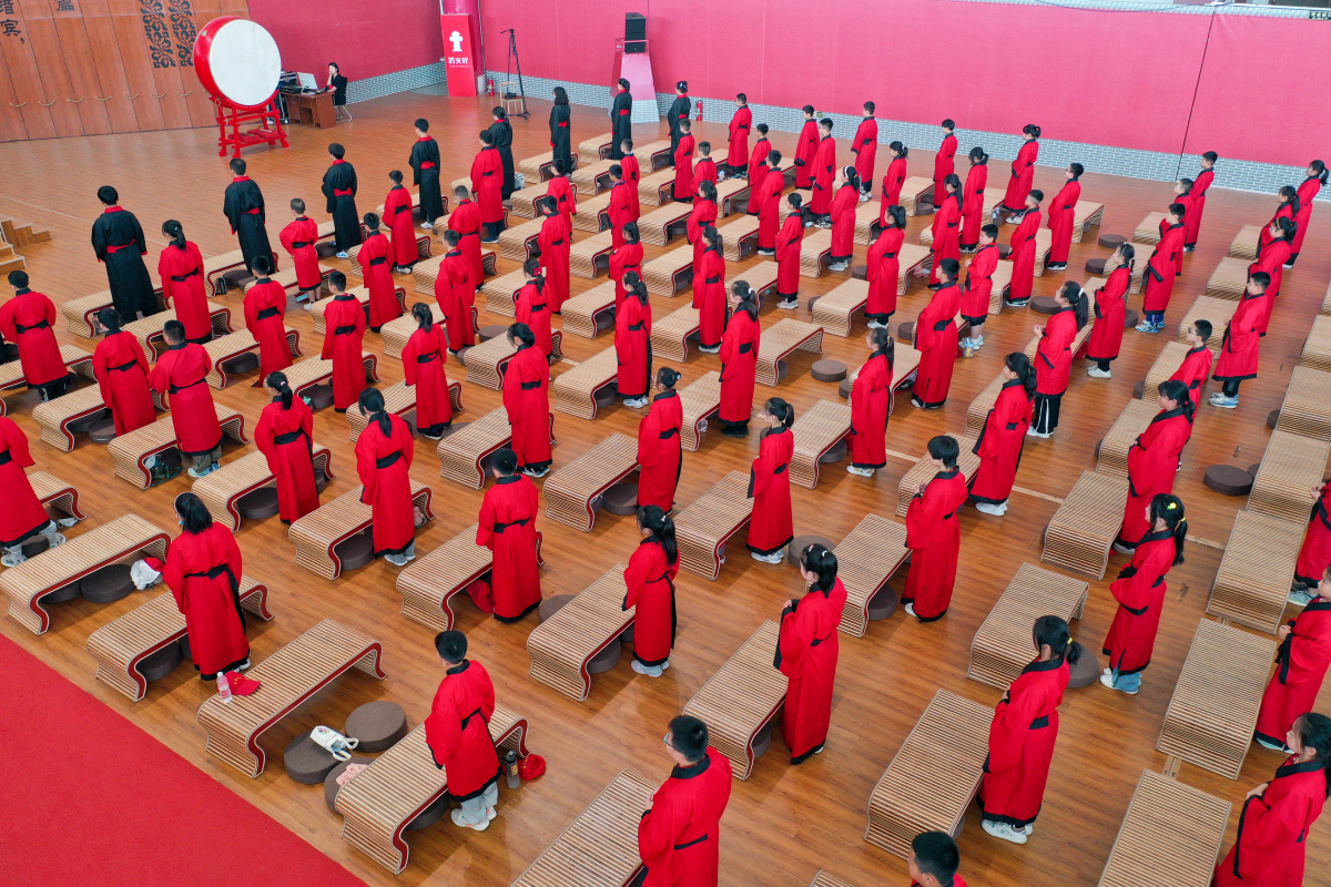 纳音钗钏金(庚戌,辛亥)