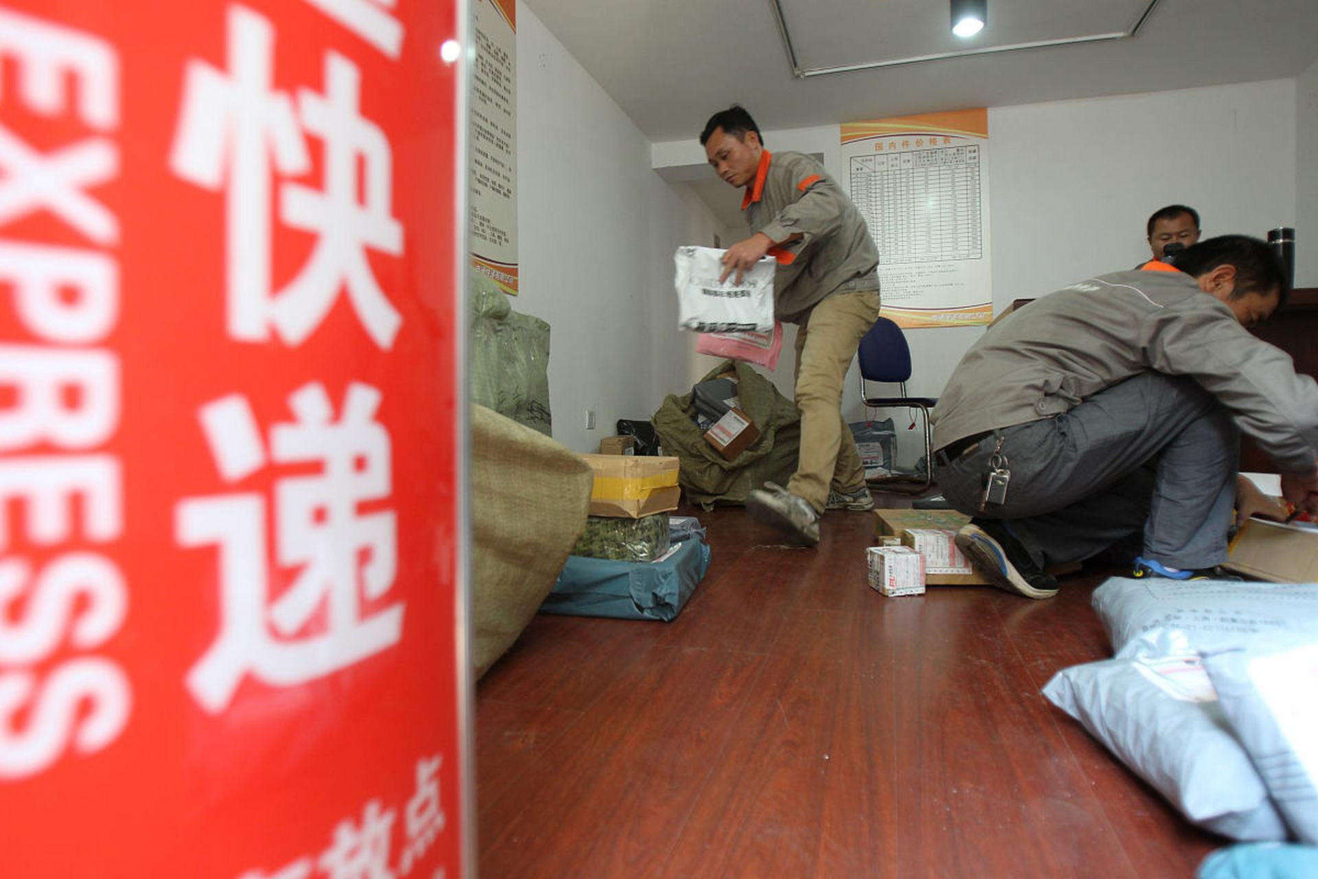 邮政物流是哪家快递公司（邮政物流是哪家快递公司派送） 邮政物流是哪家快递公司（邮政物流是哪家快递公司派送）《邮政快递是哪个公司》 物流快递