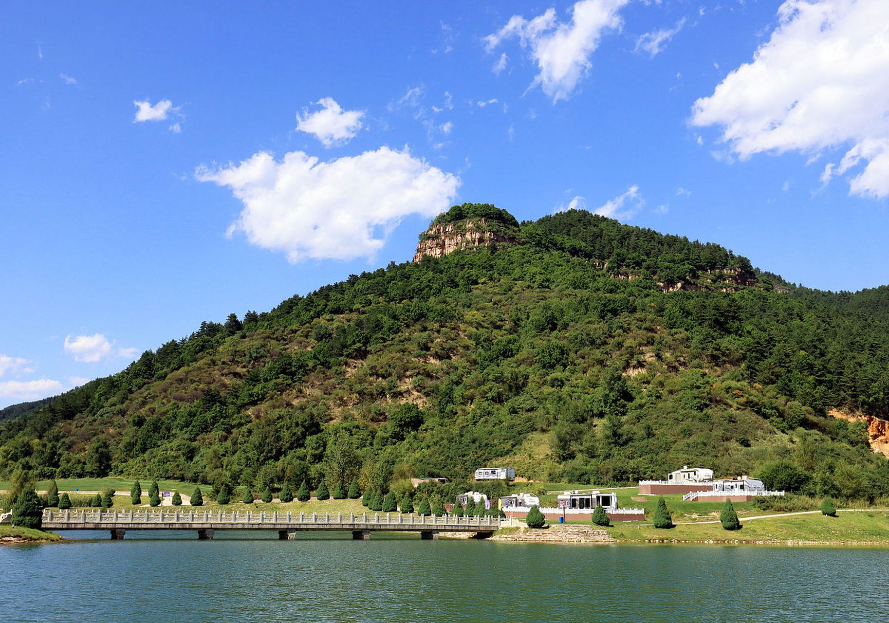 苍儿会位于山西省晋中市榆次区,是一个集自然风光,人文景观,民俗文化