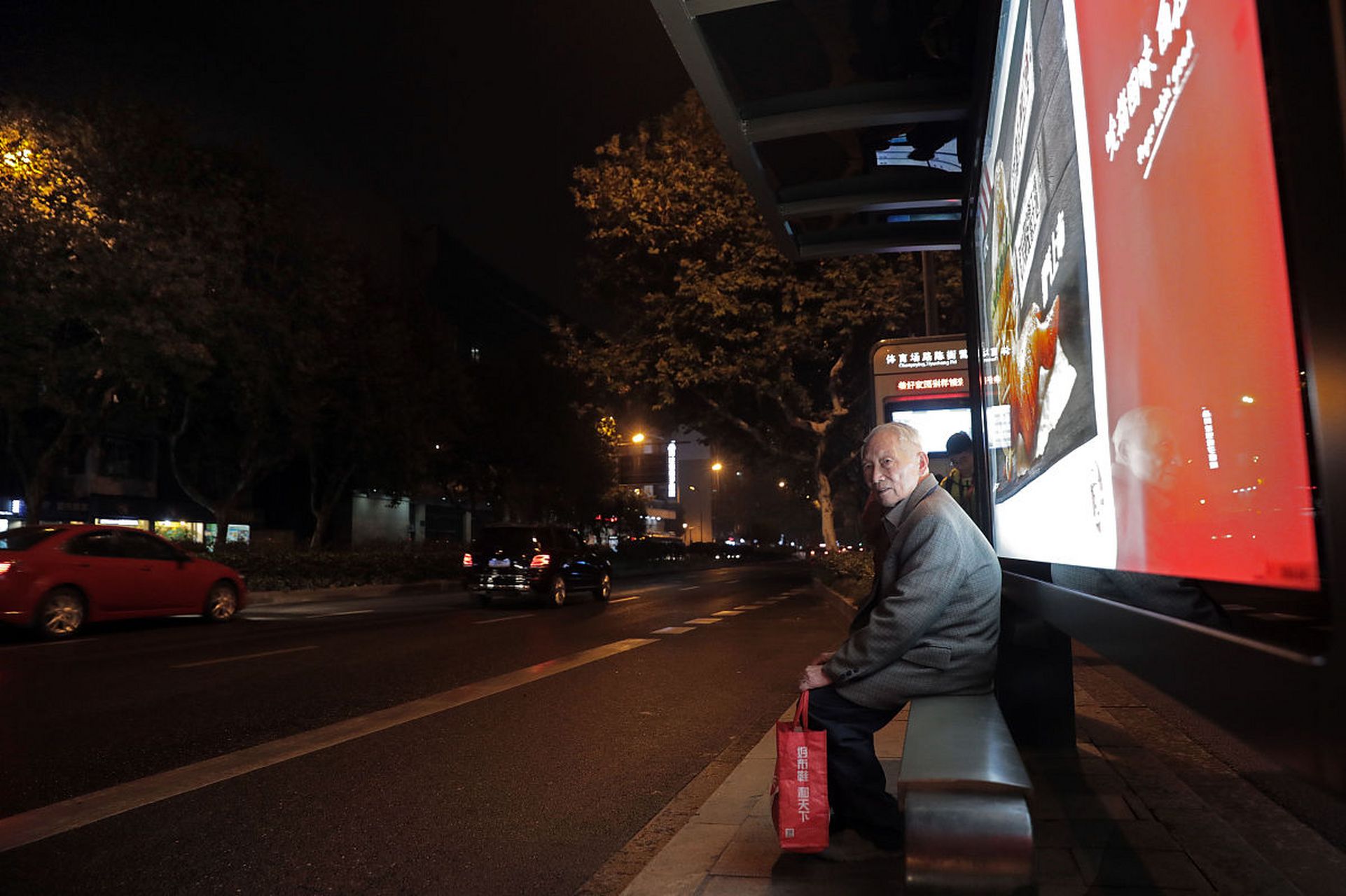 路净车稀安静不少,站坐随意感觉真好!