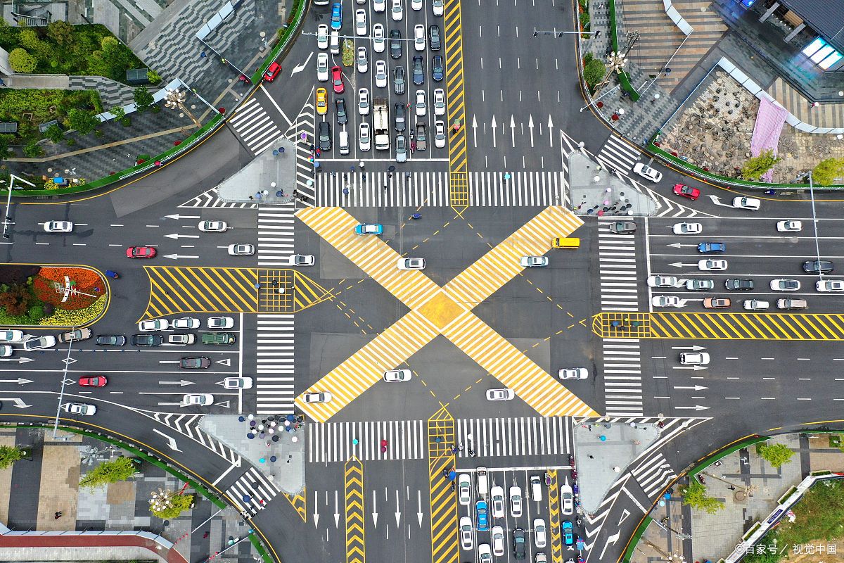 《十字路口》经典语录 1.也不是为了活的幸福,也并非想要明确的约定