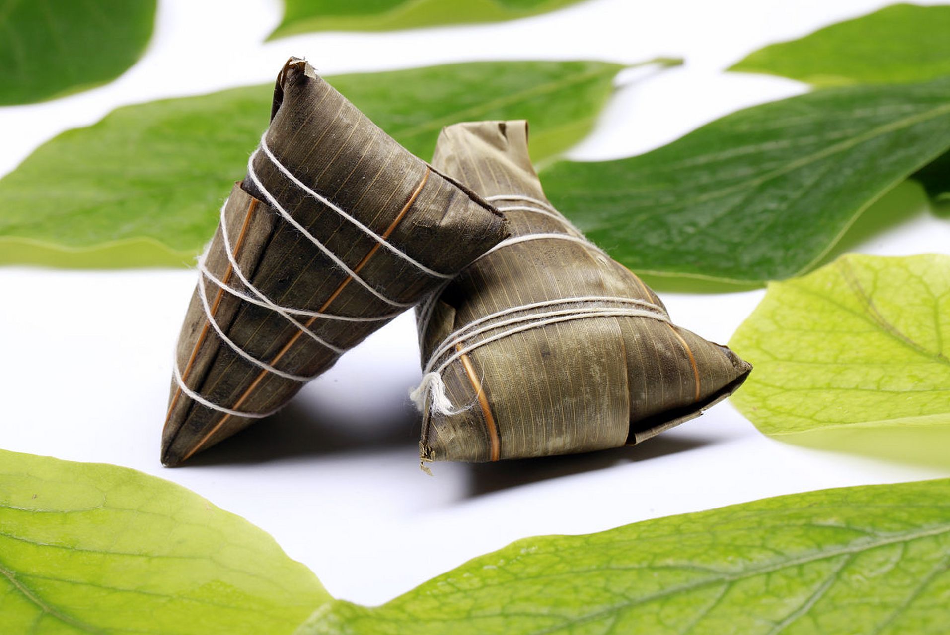 经典的三角形粽子:是最常见的粽子形状之一,将糯