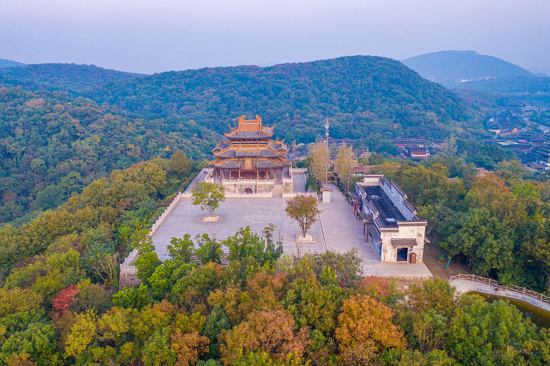 我刚从江苏的宝华山回来,真的太美了!