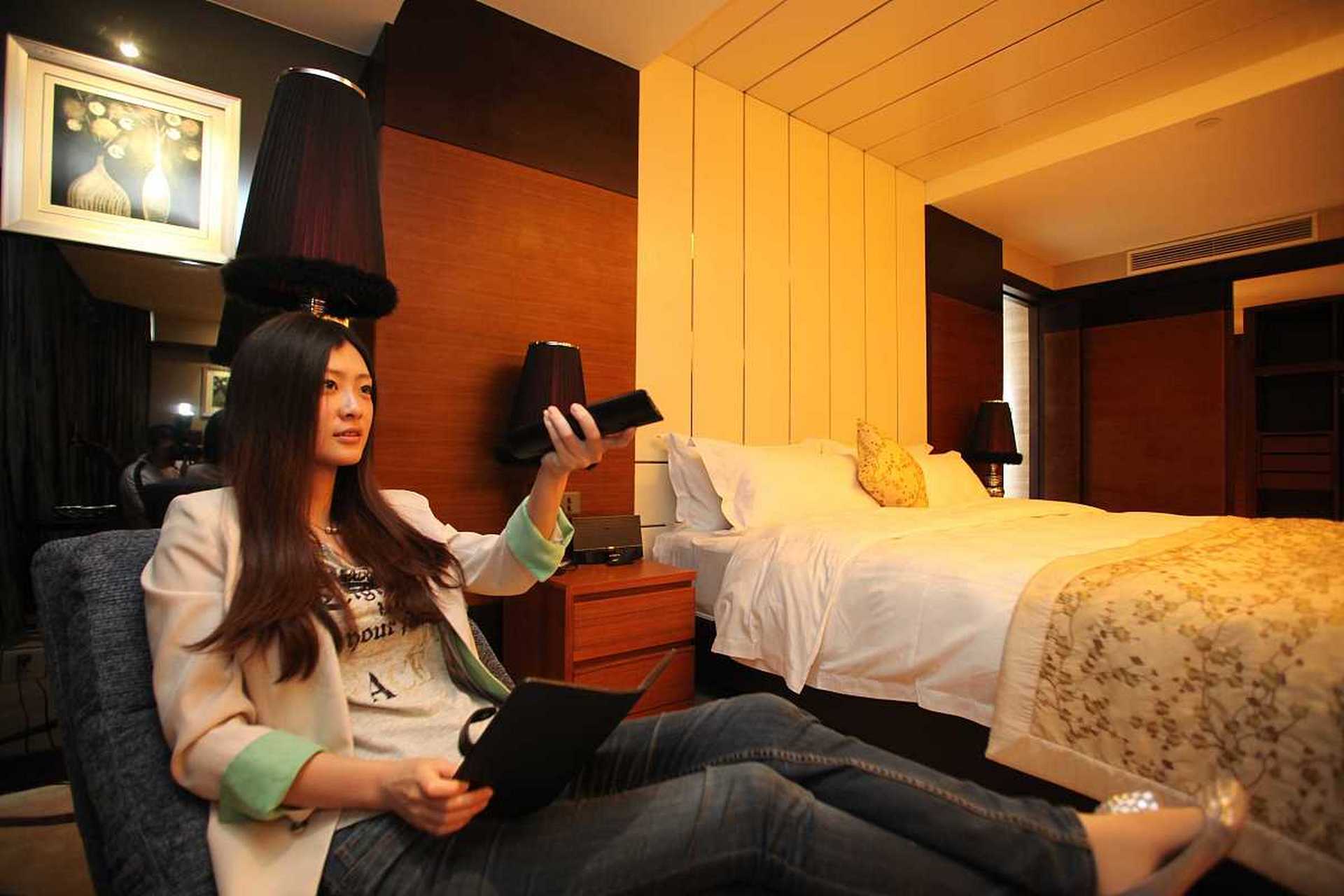 订青旅的时候比较晚了,单独的女生房间全部订完,于