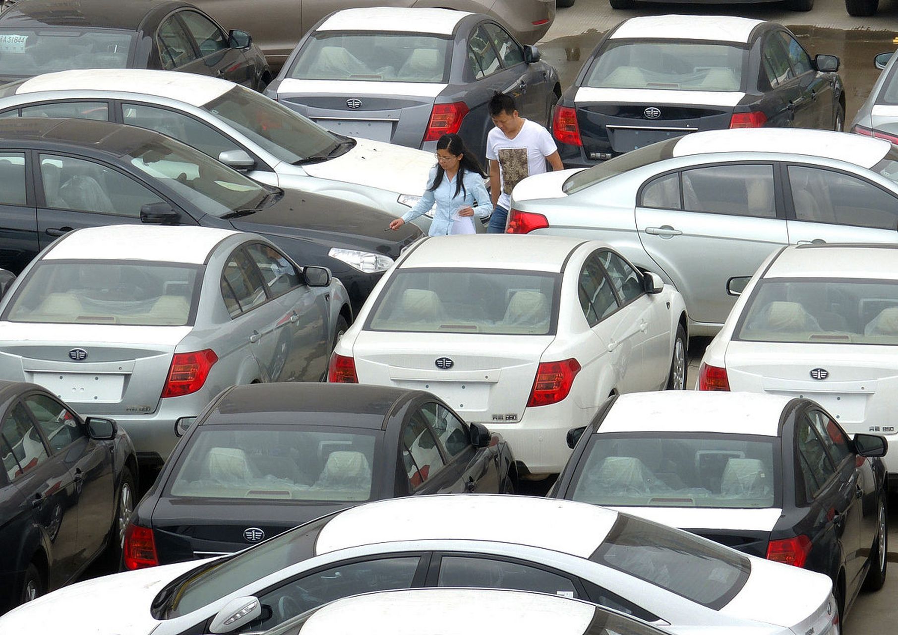 异地购车过户大致分为两步:车辆原籍转出和车辆原籍转入.