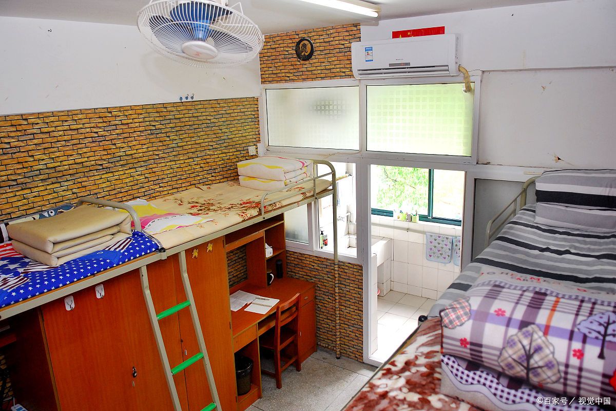 关于宿舍管理,严格是好事情,毕竟安全问题无小事.在