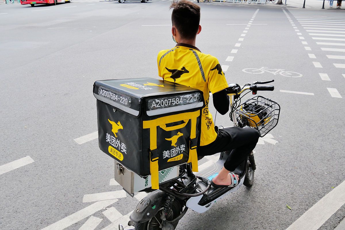 开店需准备身份证,租房合同等材料,办理营业执照时需