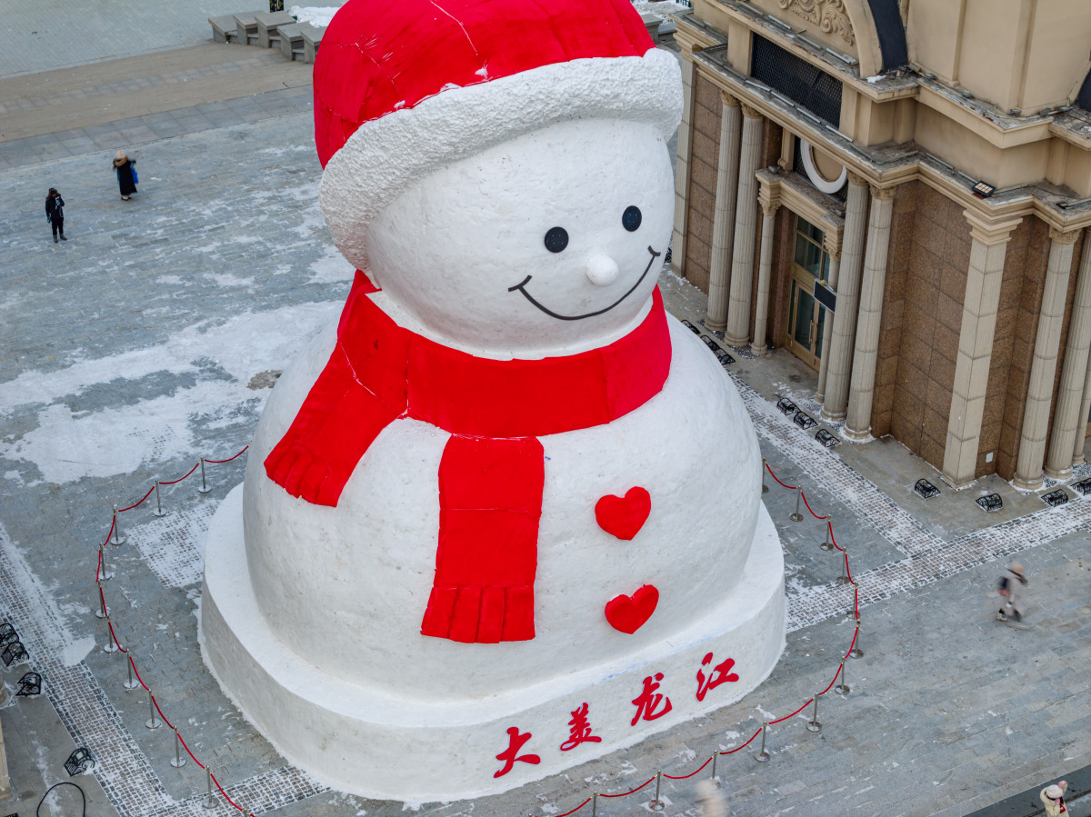 企鹅雪人作文（雪人和企鹅在雪地里扫雪写短文） 企鹅雪人作文（雪人和企鹅在雪地里扫雪写短文）《企鹅和雪人扫雪看图写话》 作文大全