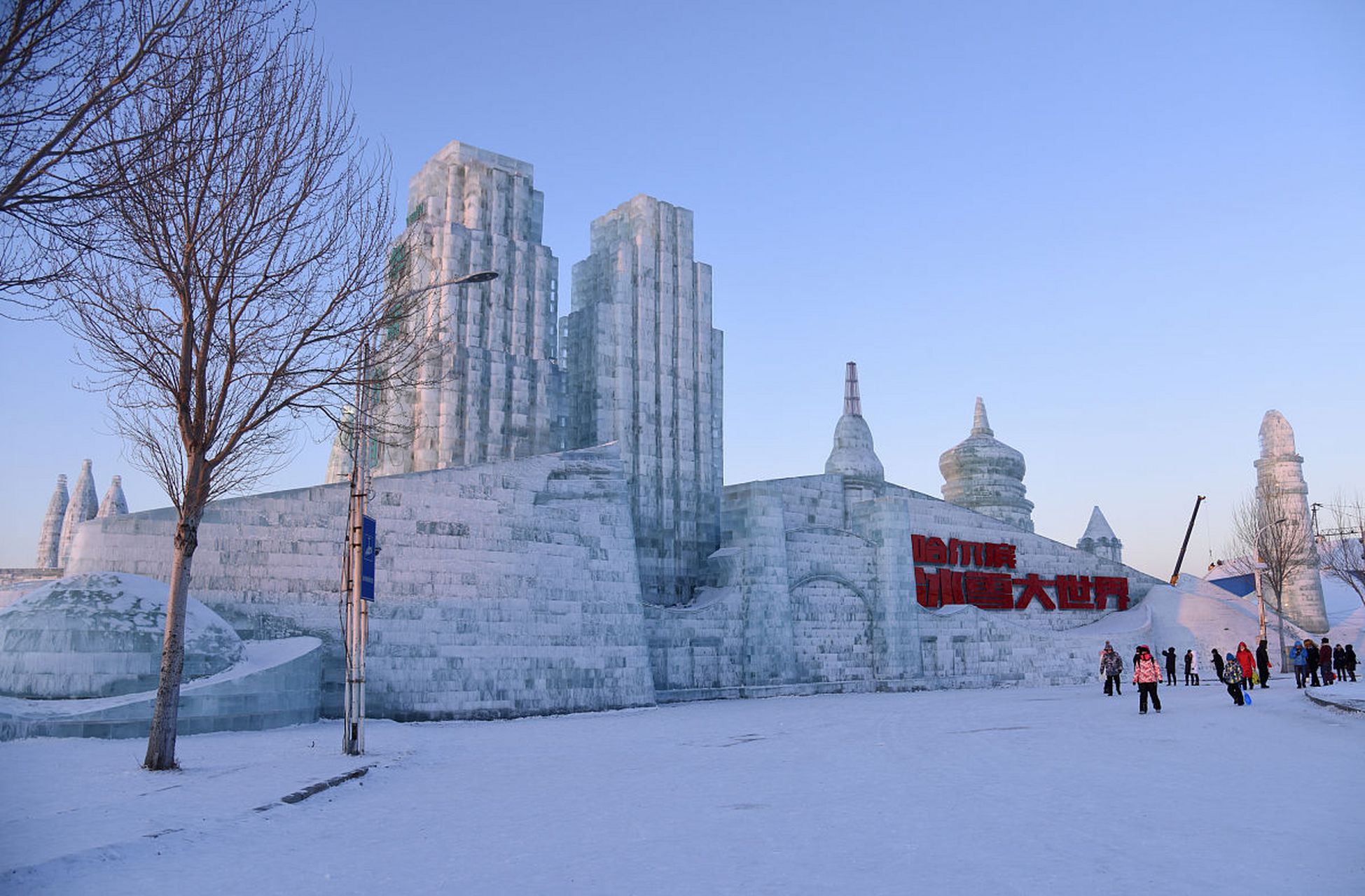 城市雪景图片真实的图片